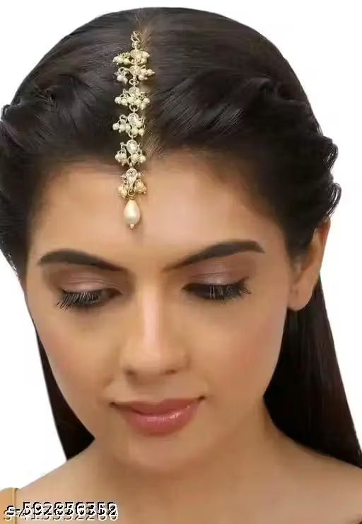 Traditional Bharatnatyam Maang Tikka – Gold-Plated Chaand Tika with Agate Stones